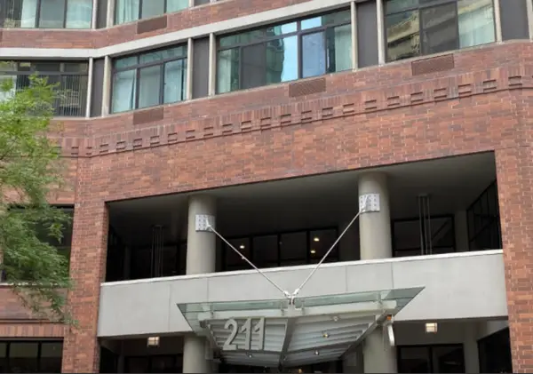 211 E Ohio Street #1013, Chicago, IL 60611