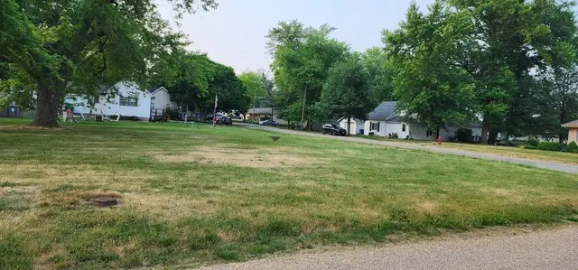 610 SE Vine Street, Atlanta, IL 61723 - #2