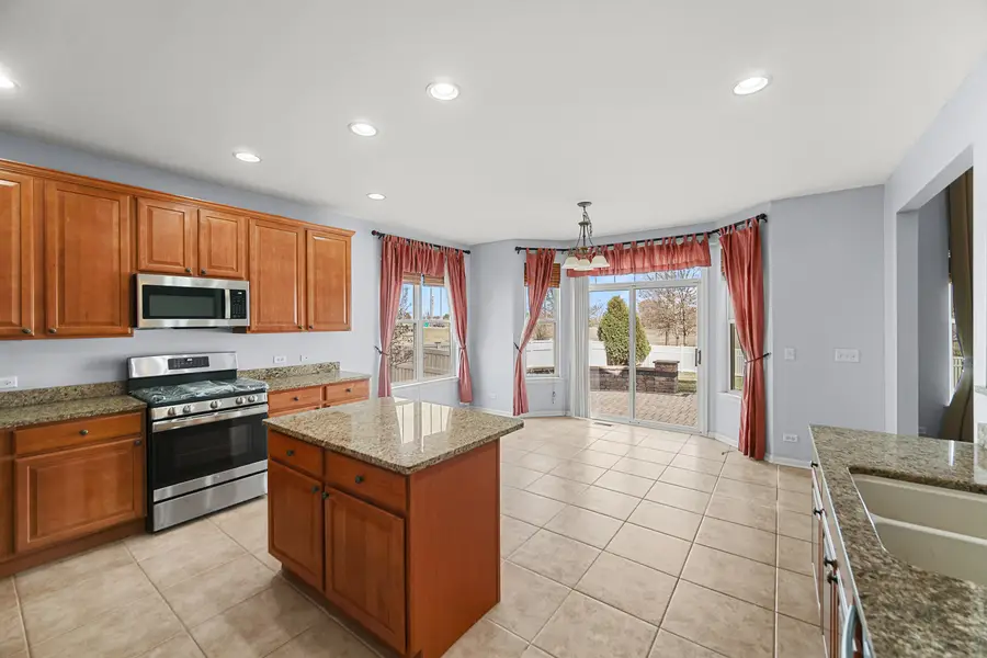 806 Sycamore Drive, Shorewood, IL 60404 - Image #2