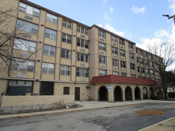 4350 W Ford City Drive #B1-402, Chicago, IL 60652