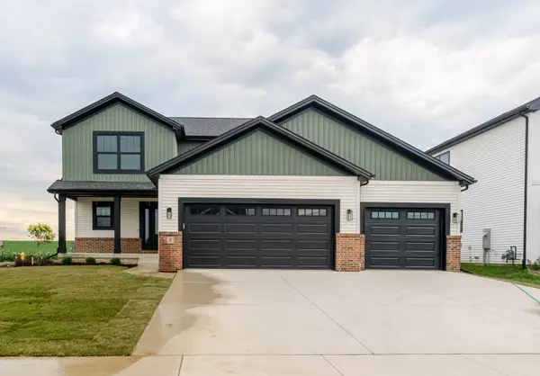 2 Bucktown Court, Bloomington, IL 61705