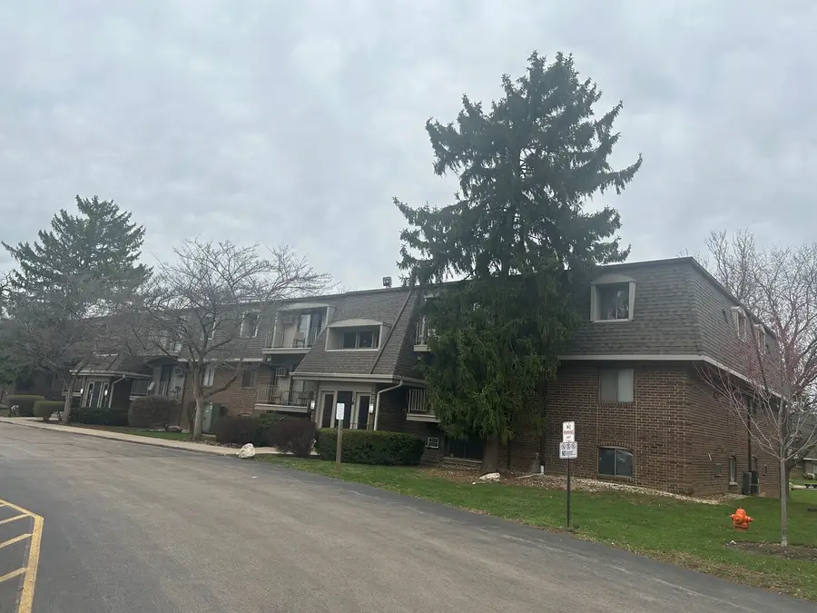 138 E Bailey Road #M, Naperville, IL 60565 - Image #2