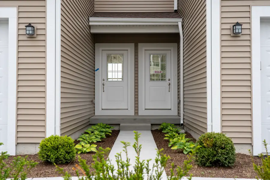 513 Amherst Drive, Sycamore, IL 60178 - Image #2