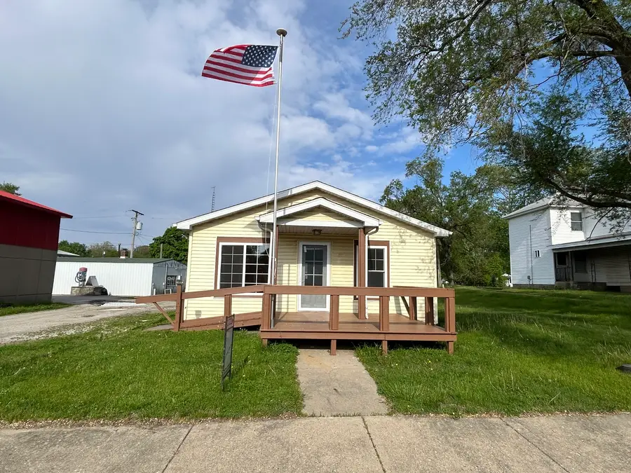 117 N Vermilion Street, Potomac, IL 61865 - Image #2