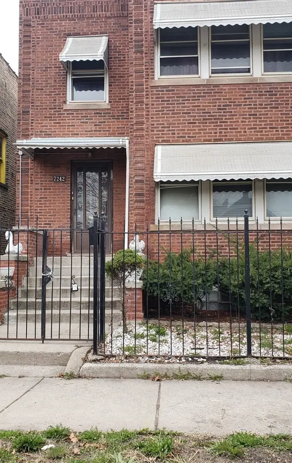 7242 S East End Avenue, Chicago, IL 60649