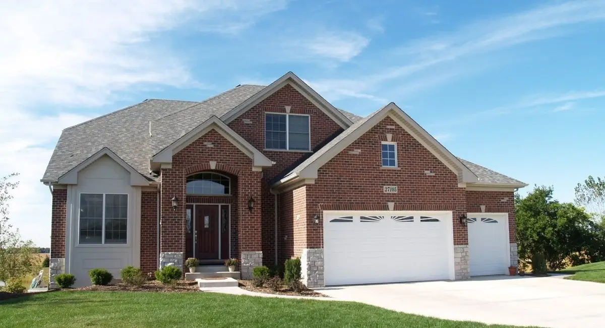 123 W Benton Street, Oswego, IL 60543 - Image #1