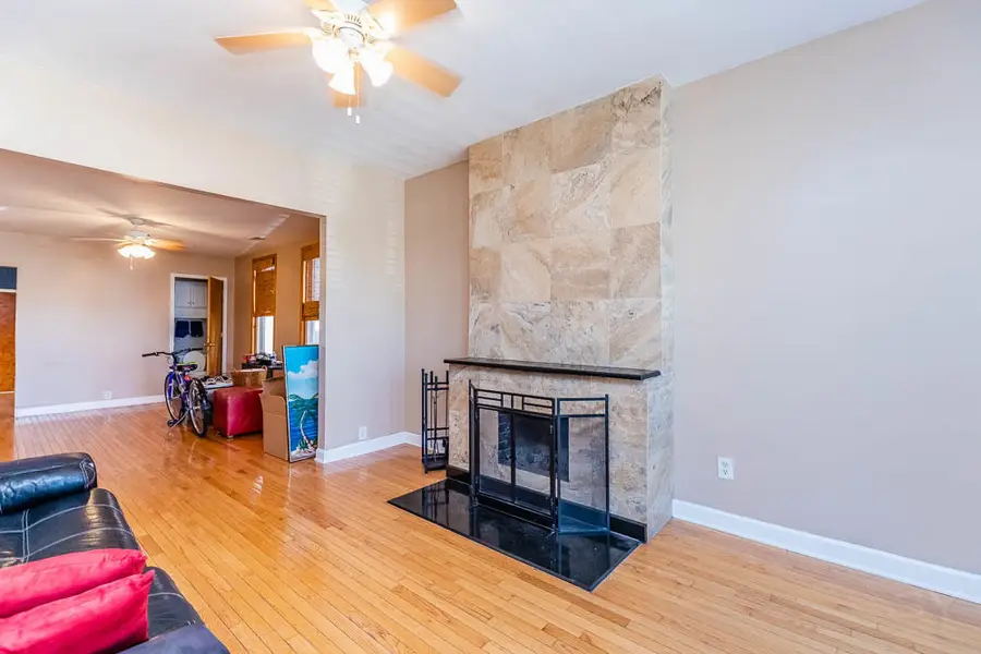 1437 W Augusta Boulevard, Chicago, IL 60642 - Image #3