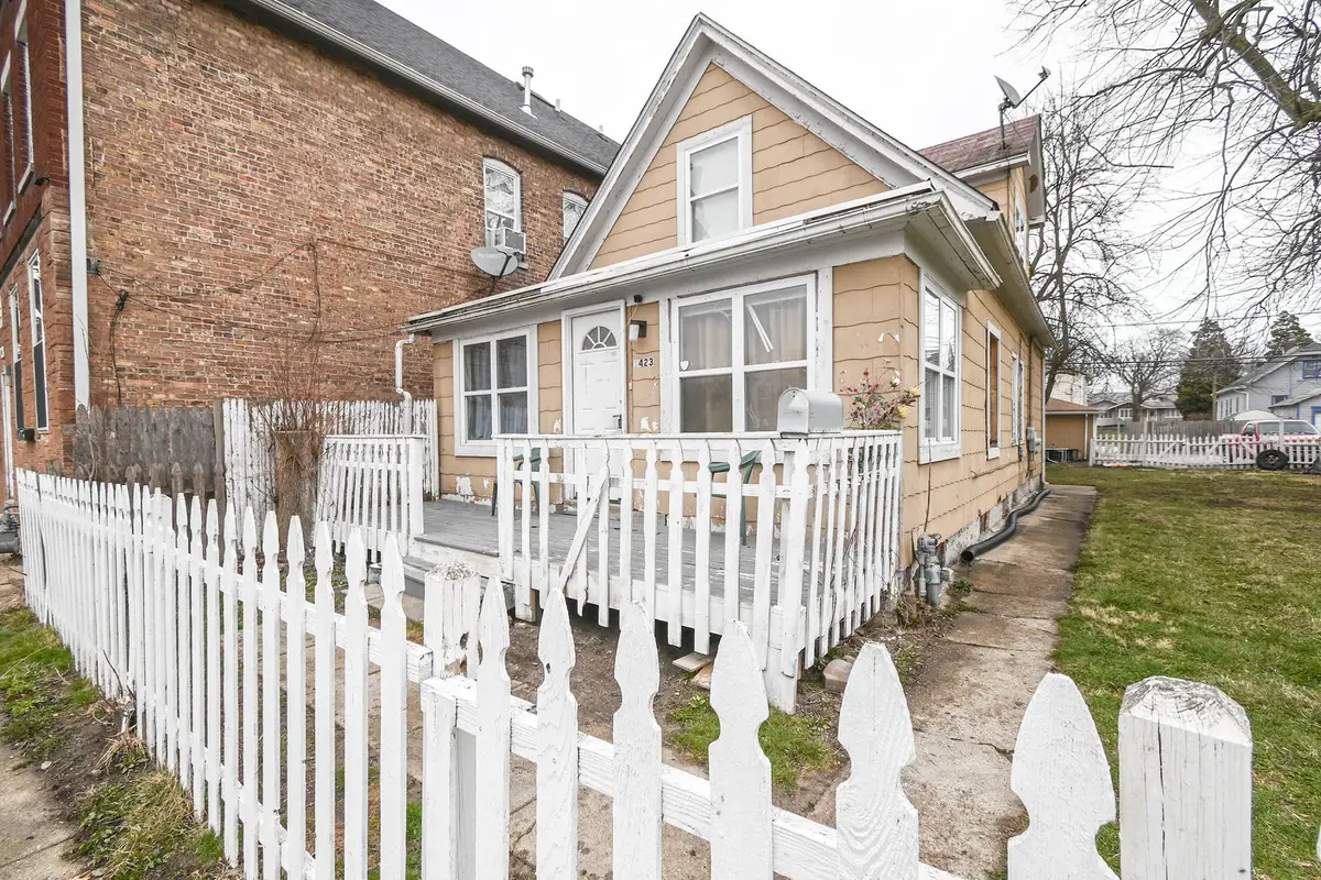 1423 Victoria Avenue, North Chicago, IL 60064 - Image #1