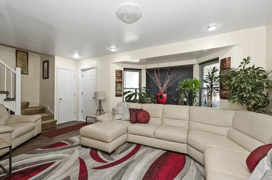 8816 S Constance Avenue, Chicago, IL 60617 - Image #2