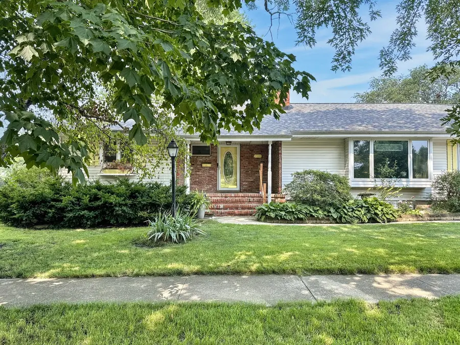 614 S Thomas Street, Gilman, IL 60938 - Image #2