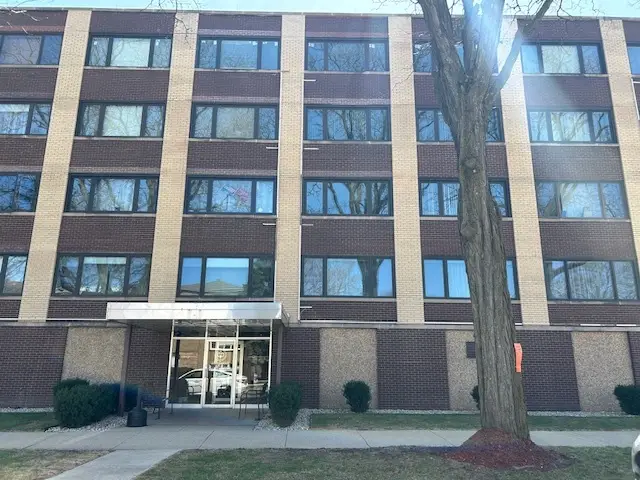 5915 W Gunnison Street #2F, Chicago, IL 60630 - Image #1