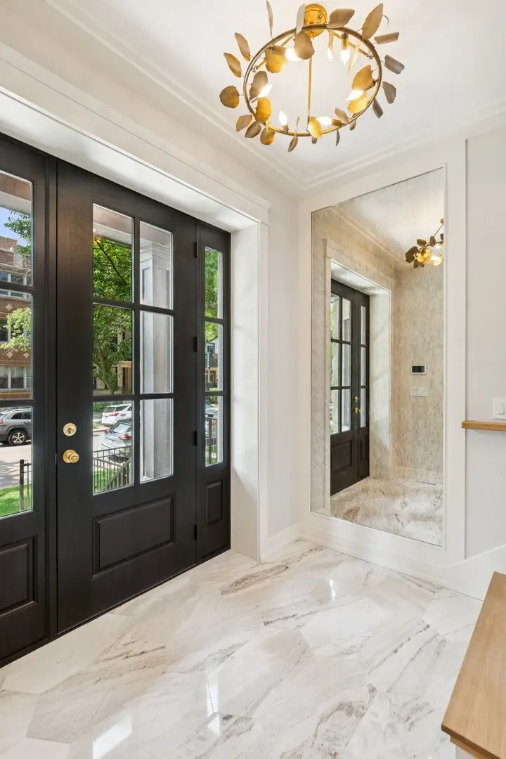 3719 N Magnolia Avenue, Chicago, IL 60613 - Image #2