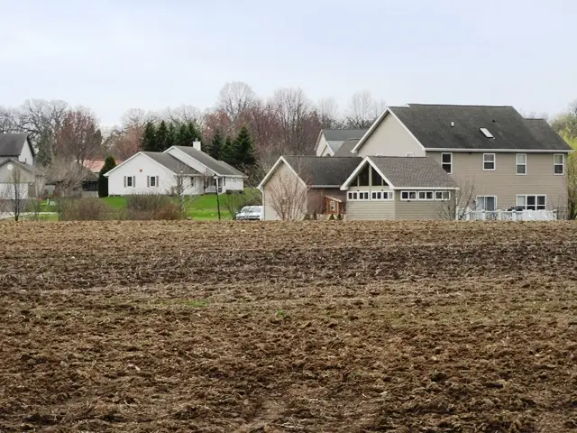 42908 N Lewis Avenue N, Winthrop Harbor, IL 60096 - Image #3