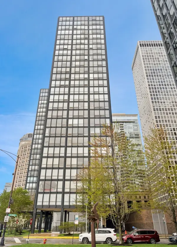 880 N Lake Shore Drive #6G, Chicago, IL 60611