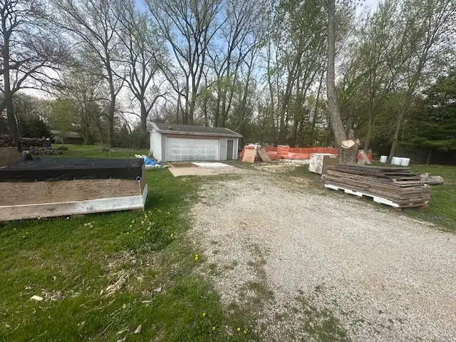 17318 Airstrip Road, Hudson, IL 61748 - Image #2