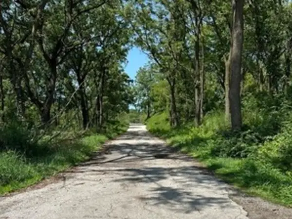 16W415 99th Street, Burr Ridge, IL 60527