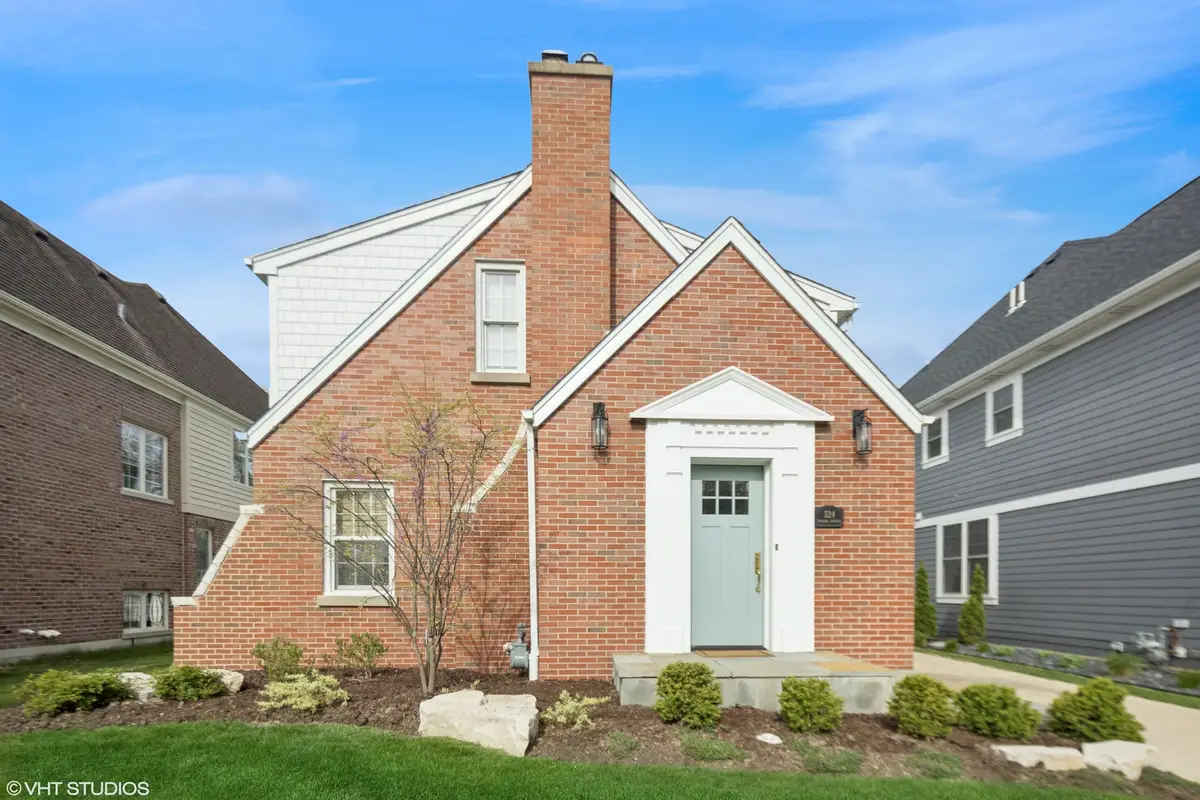 324 S Poplar Avenue, Elmhurst, IL 60126 - Image #1