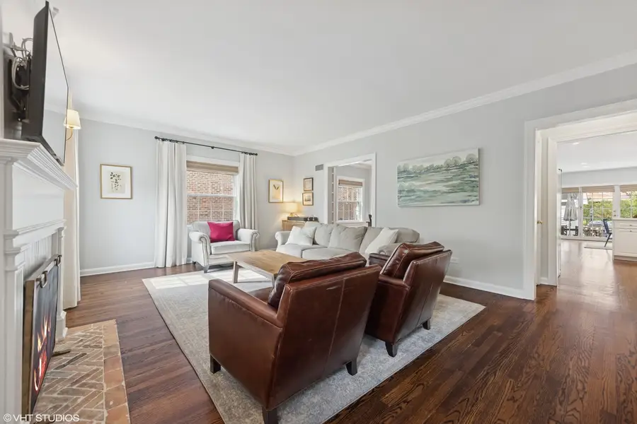 324 S Poplar Avenue, Elmhurst, IL 60126 - Image #3