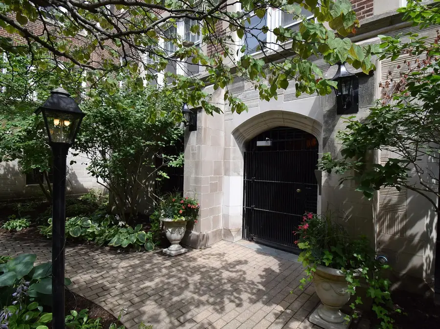 6342 N Sheridan Road #5B, Chicago, IL 60660 - Image #2