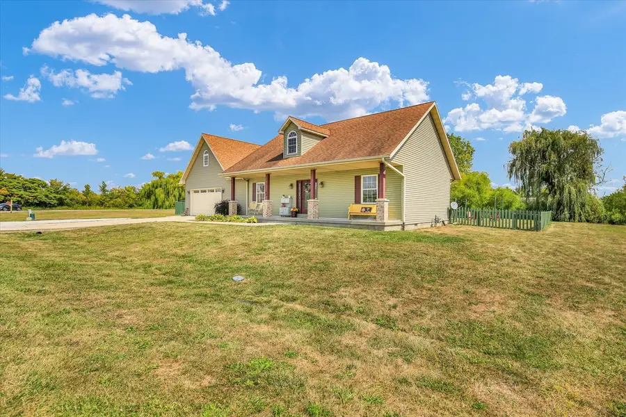 48 Nightingale Circle, Camargo, IL 61919 - Image #2