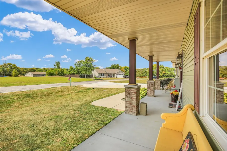 48 Nightingale Circle, Camargo, IL 61919 - Image #3
