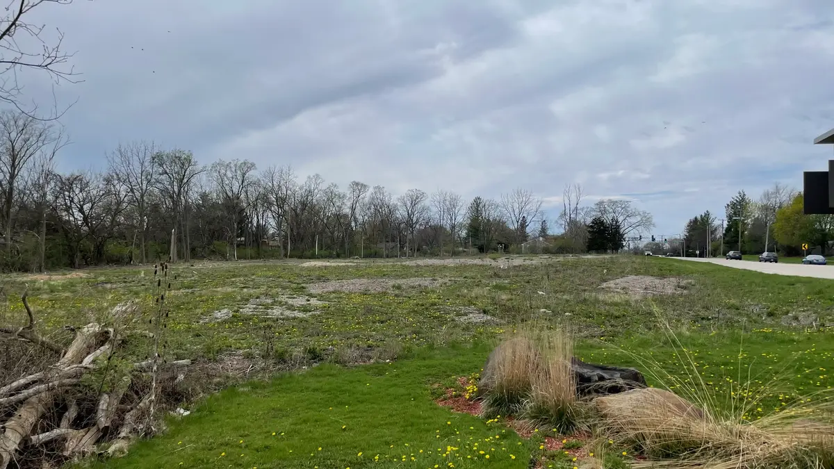 1601 Higgins Road, Sleepy Hollow, IL 60118 - Image #1