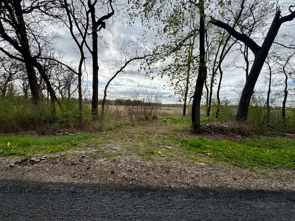 41092 N Deep Lake Road, Antioch, IL 60002