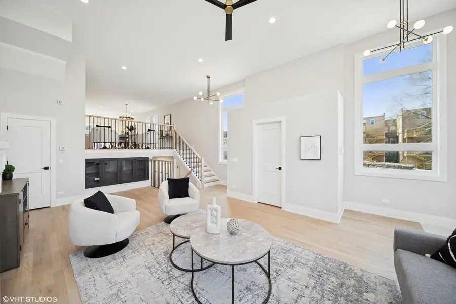 702 E 41 Street, Chicago, IL 60653 - #2