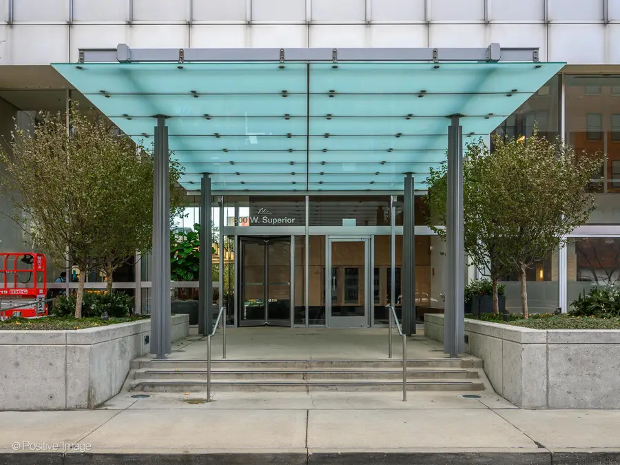 500 W Superior Street #1202, Chicago, IL 60654 - Image #2