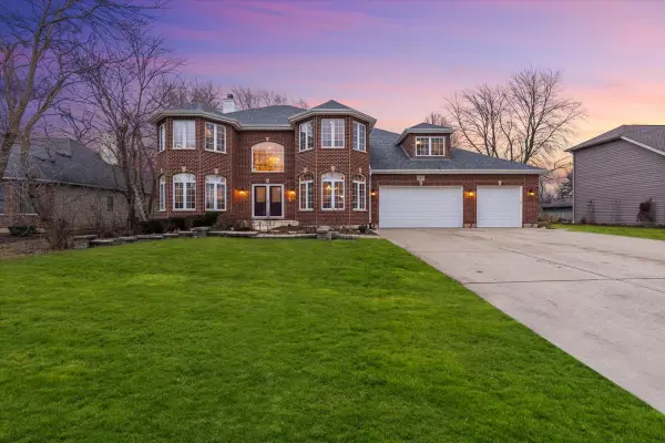 325 Williams Street, Roselle, IL 60172