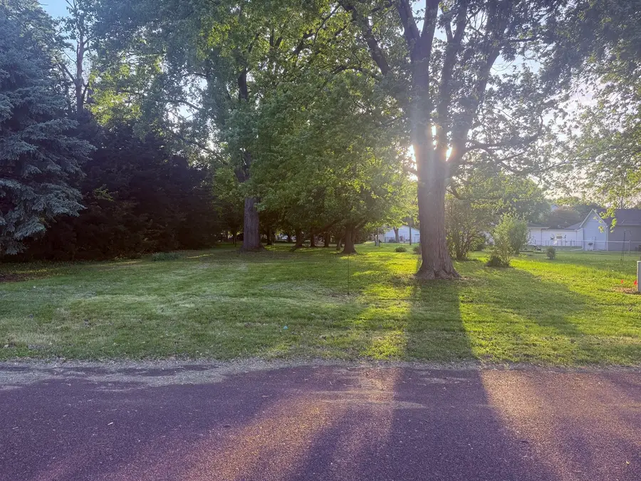 109 S Eastern Avenue, Minier, IL 61759 - #2