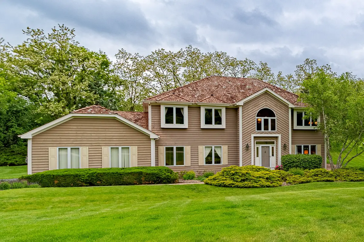 25410 N Cayuga Trail, Lake Barrington, IL 60010 - Image #1