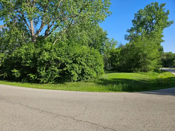 615 W Eastern Avenue, McHenry, IL 60051