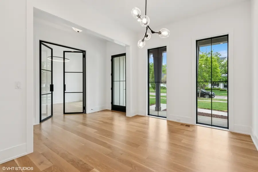 613 S Chatham Avenue, Elmhurst, IL 60126 - Image #3