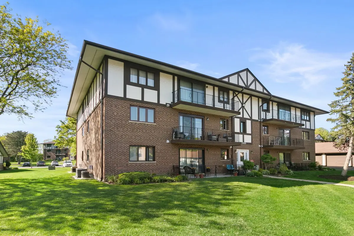 11015 S Theresa Circle #3C, Palos Hills, IL 60465 - Image #1