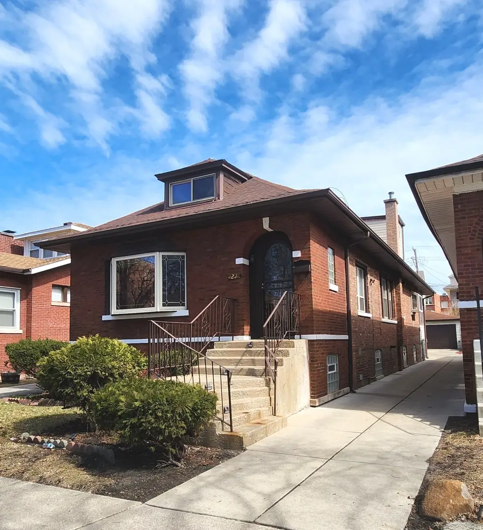 7227 S Bennett Avenue, Chicago, IL 60649 - Image #1