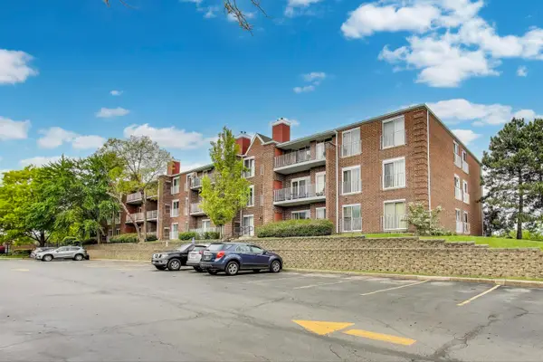 805 Leicester Road #B105, Elk Grove Village, IL 60007