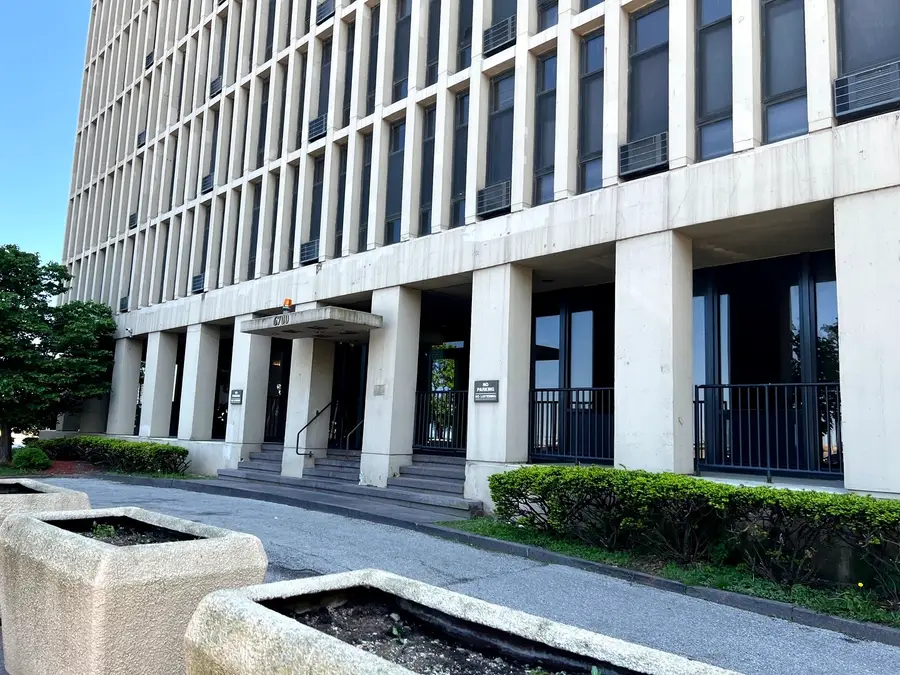 6700 S South Shore Drive #17A, Chicago, IL 60649 - Image #2