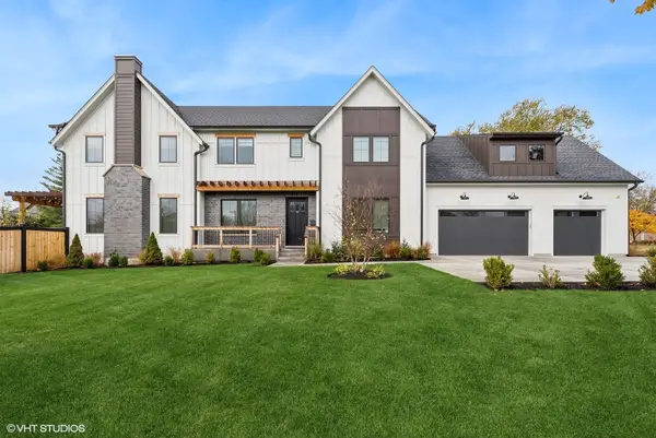 2411 Woodlawn Road, Northbrook, IL 60062