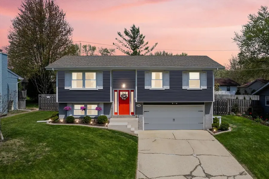 716 S 9th Avenue, Saint Charles, IL 60174 - #3