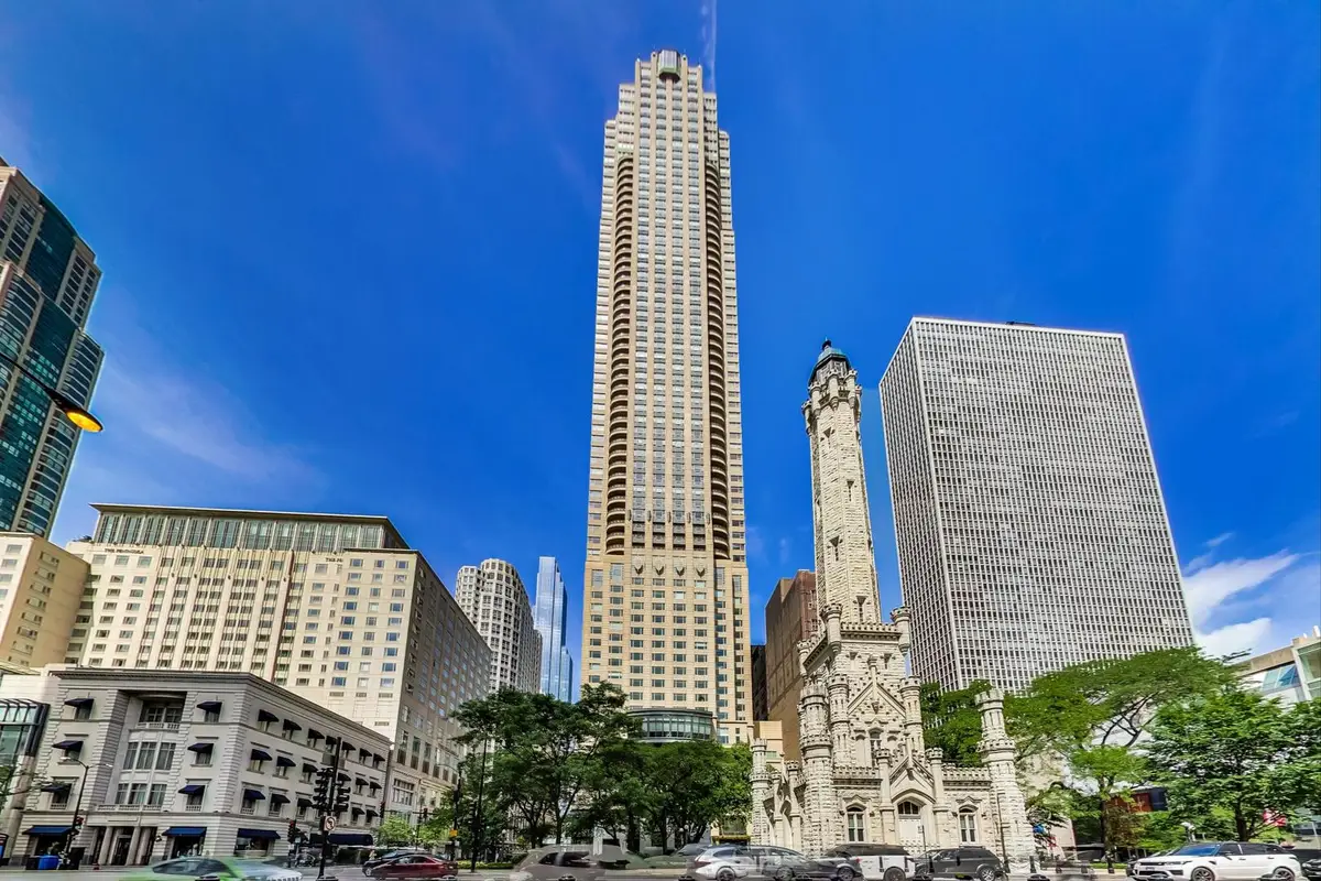 800 N Michigan Avenue #4801, Chicago, IL 60611 - Image #1
