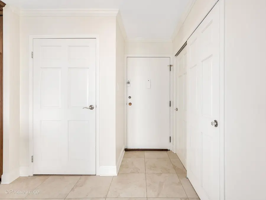 40 N Tower Road #12F, Oak Brook, IL 60523 - Image #3