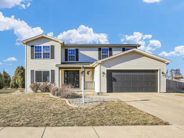 905 Bergamot Street, Savoy, IL 61874