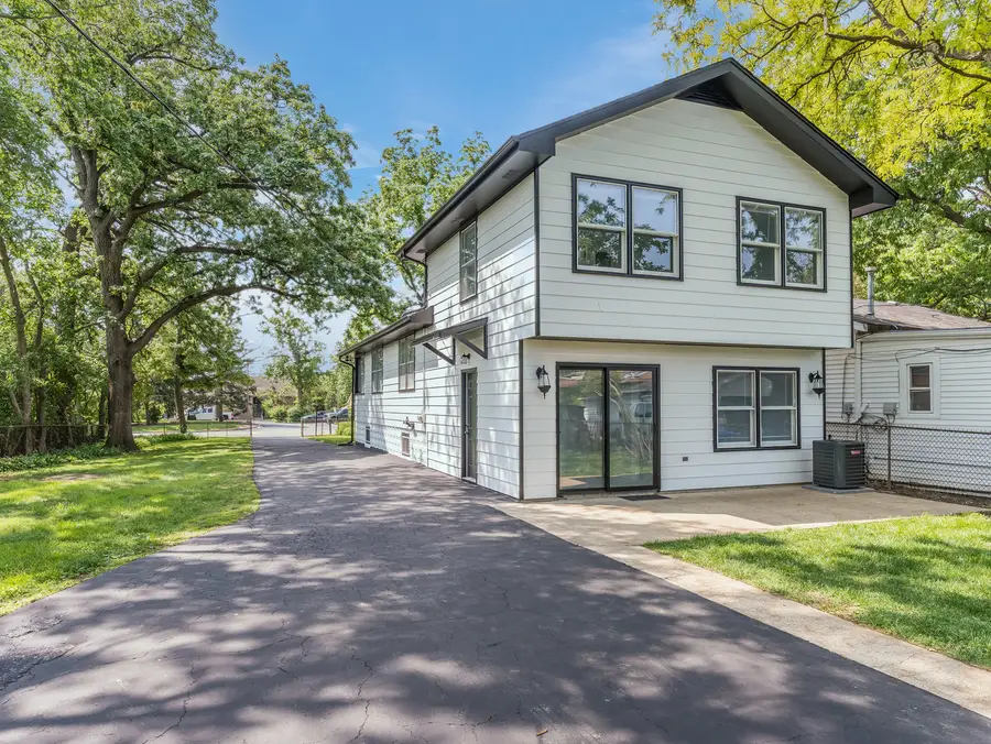 2004 Burlington Avenue, Lisle, IL 60532 - Image #2