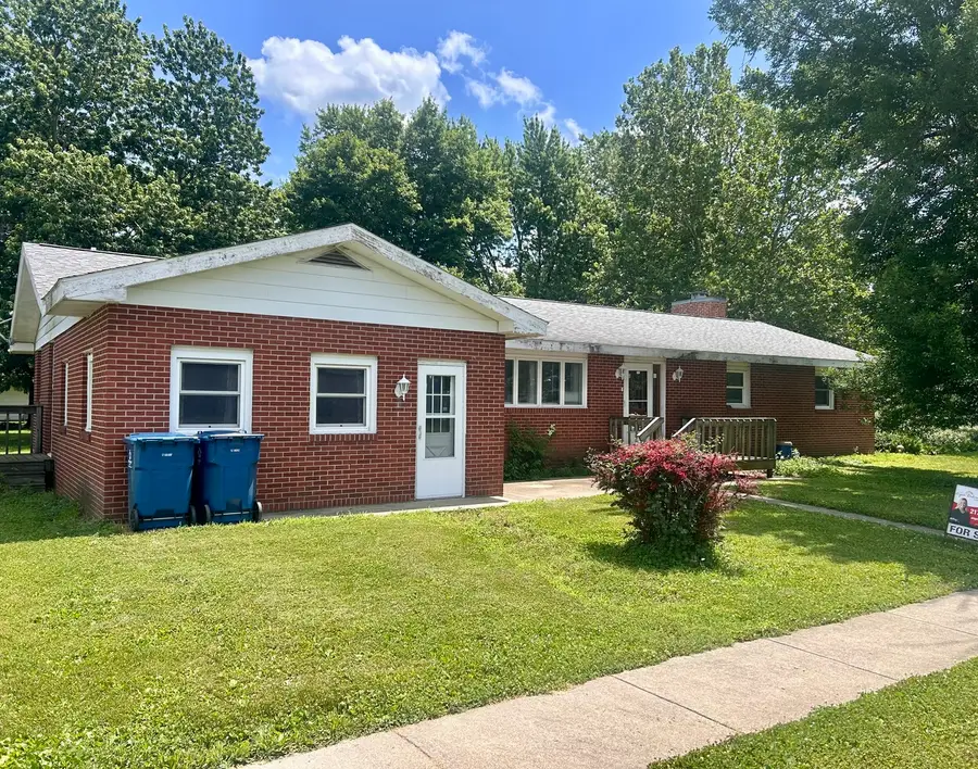 103 S Walnut Street, Arrowsmith, IL 61722 - Image #2