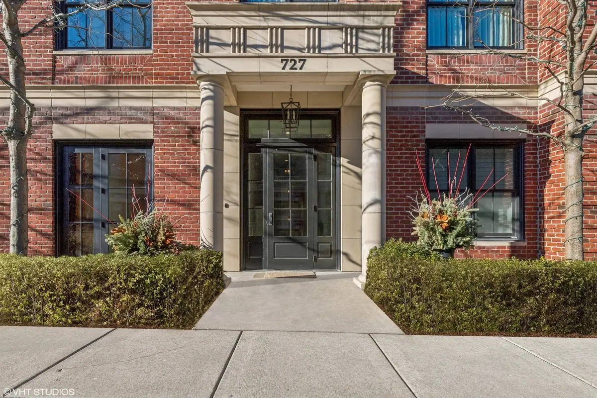 727 N Mckinley Road #100, Lake Forest, IL 60045 - Image #1