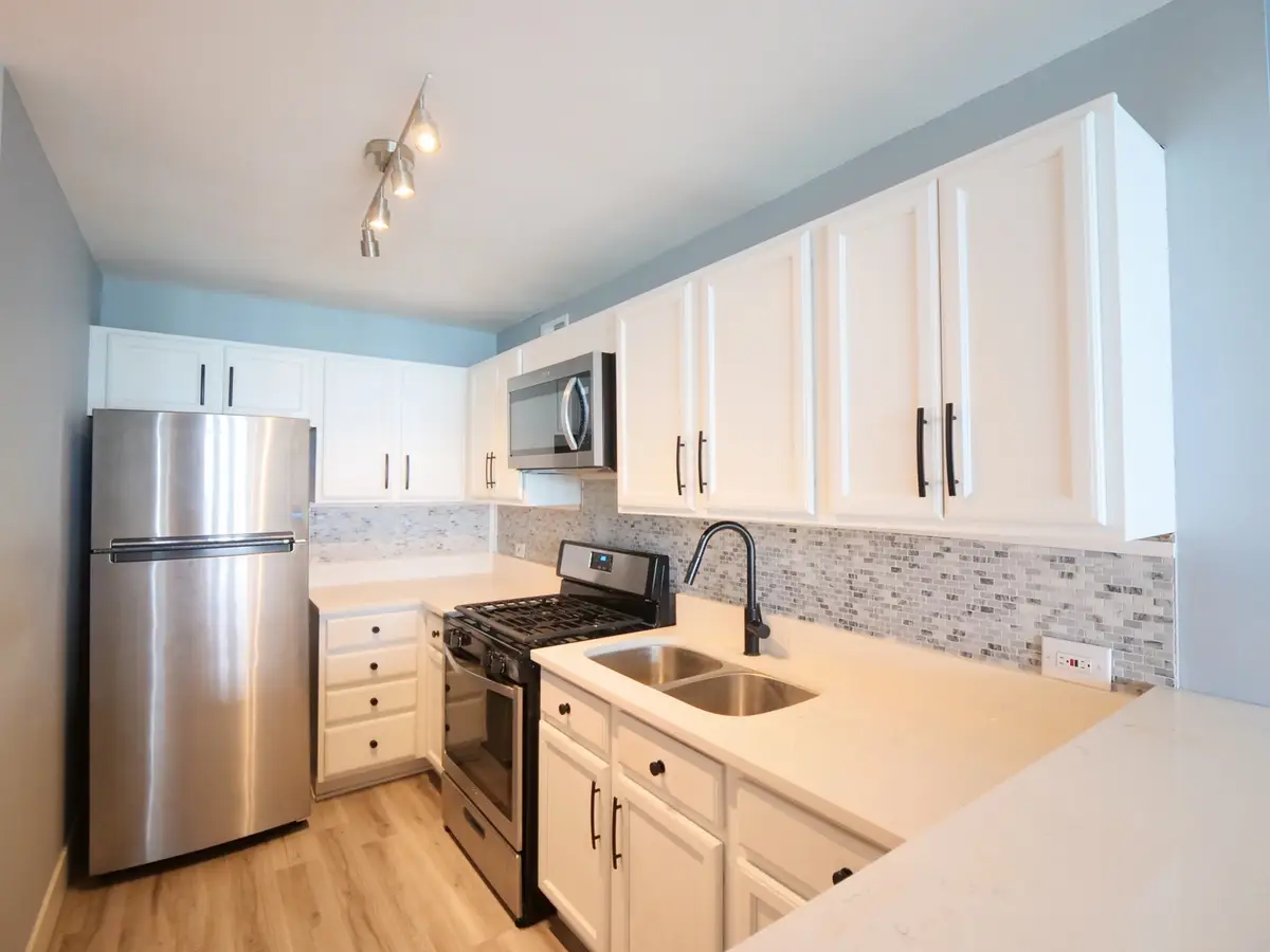 6700 S South Shore Drive #18K, Chicago, IL 60649 - Image #1