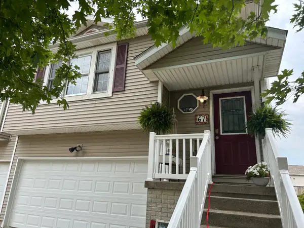 67 Oak Park Road, Bloomington, IL 61701