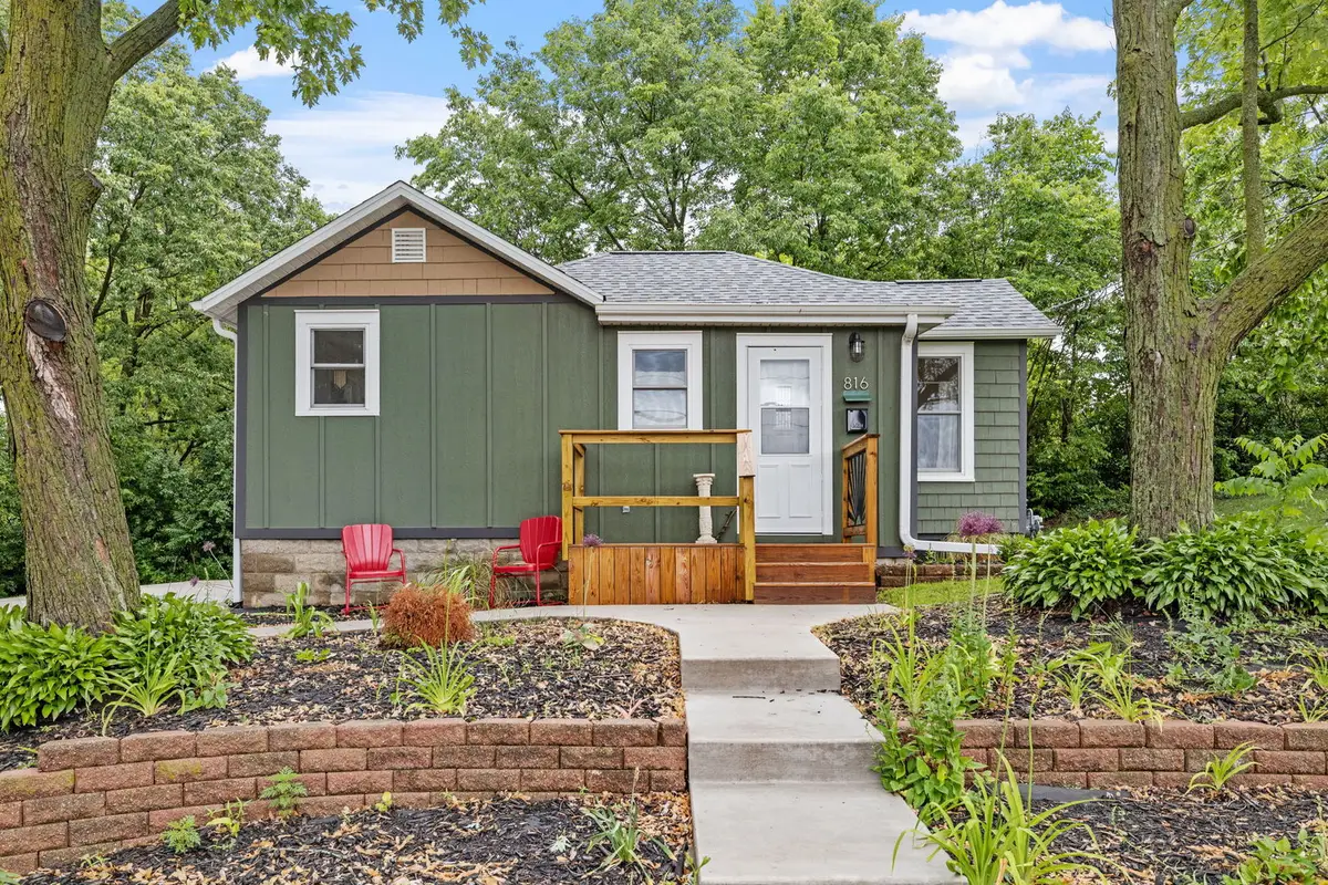 816 S Jefferson Avenue, Dixon, IL 61021 - #1