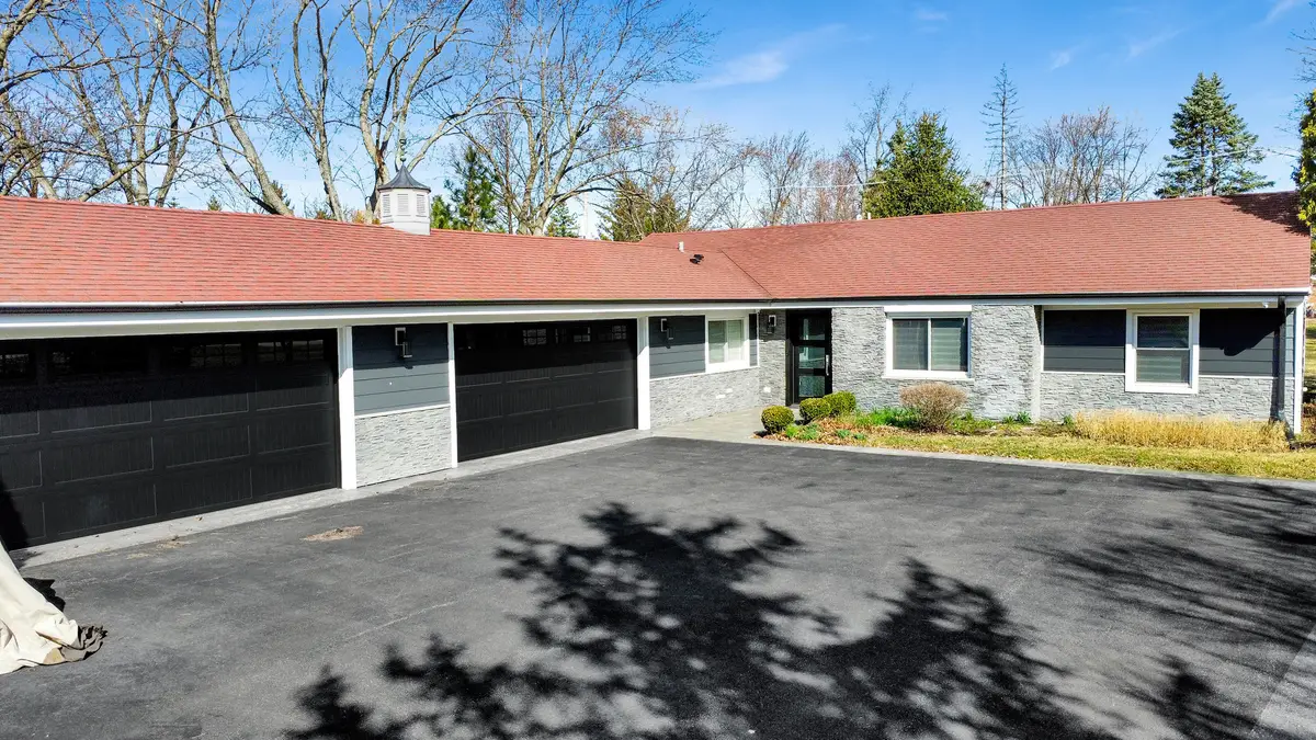 3256 Westview Drive, Northbrook, IL 60062 - Image #1